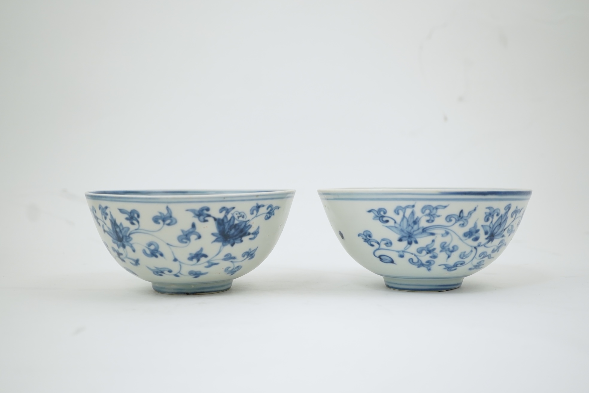 A pair of Chinese blue and white bowls, Ming Dynasty